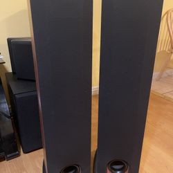 Polk R50,standing Floor Speakers.