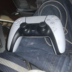 PS5 Duel scene Controller