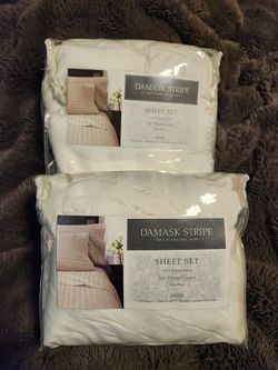 Twin Size Striped Bedsheet Set, Macy's brand. 500 Thread Count