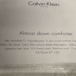The Khaki Collection Home CALVIN KLEIN Almost Down Comforter 300 Thread Count Full/Queen 87 X 90 MSRP $200