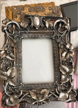 Baroque Style Vintage Frame (Griffin Collection)