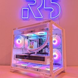 RTX 5070 // Ryzen 7 7800x3D // 32GB DDR5 // 1TB Gen4 NVMe // WiFi