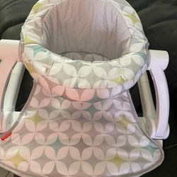 Baby Bassinet / Swing , Feeding Booster Seat & Bath Tub 