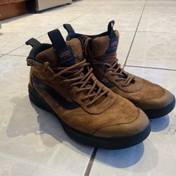 Vans Suede Mid-Top - Size 9