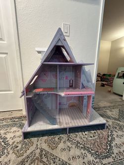 LOL Winter House