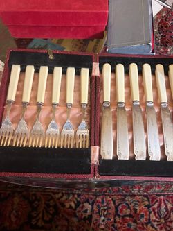 Service for 6 silver plate fish knives and forks