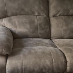 Reclining Sofa With USB Ports