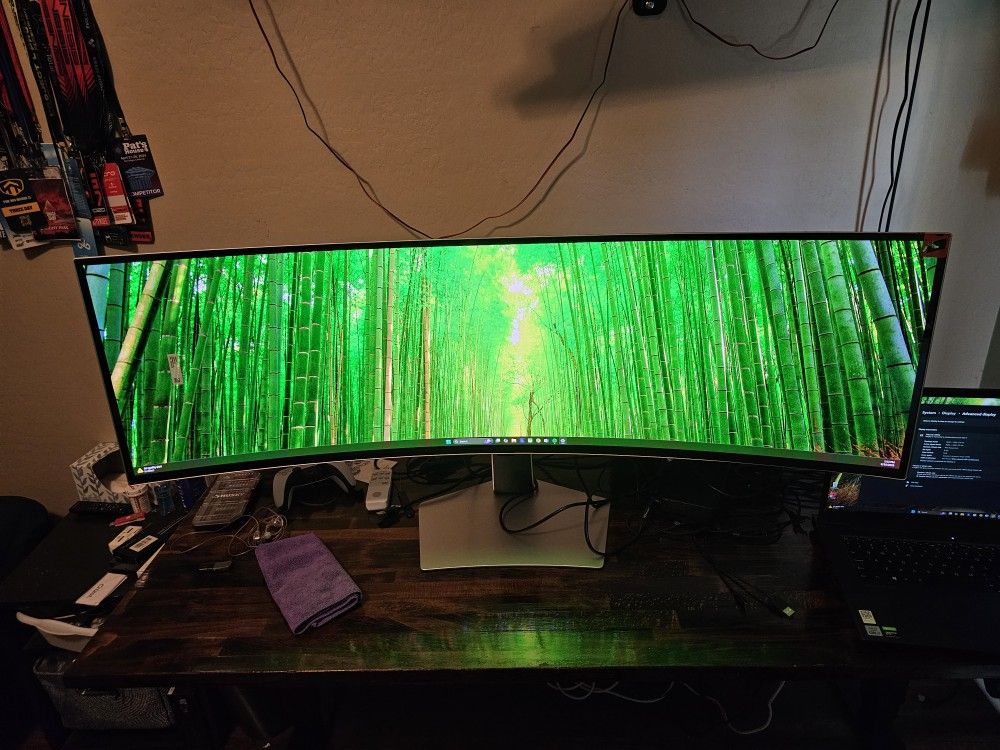 Samsung Odyssey G9 OLED 49" 240hz Monitor