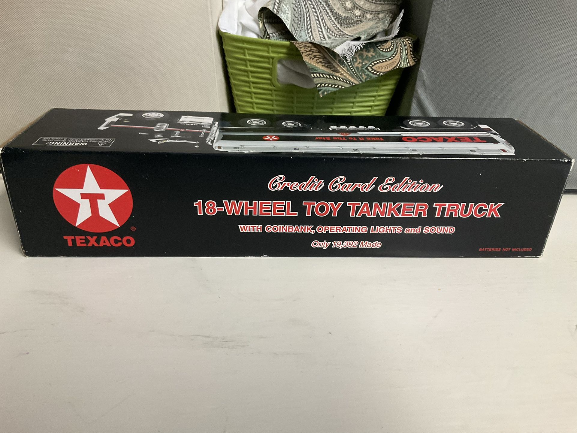 18 Wheel Toy Tanker Truck