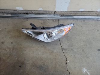 2014 Hyundai Sonata GLS Driver's Side Headlight (contact info removed)000 OEM