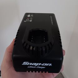 Snap-on 14.4v Micro Lithium Battery and Charger