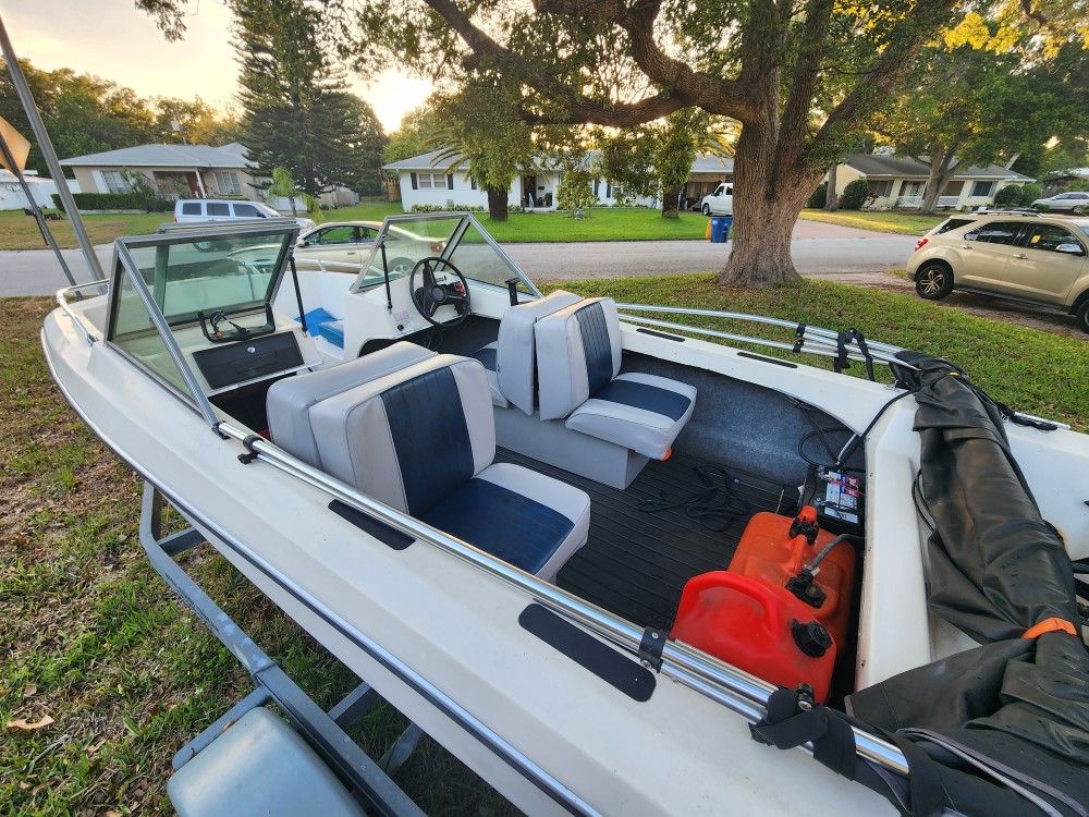 Working 16 ft Bowrider Boat Water Ready! Comes With Trailer, GPS, and