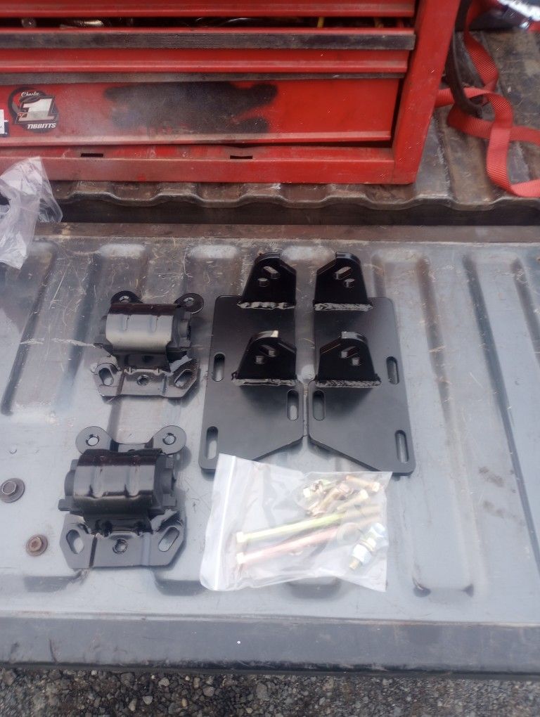 TransDapt V8 S10 conversion Mounts