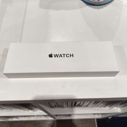 Apple Watch SE 3 40mm Starlight