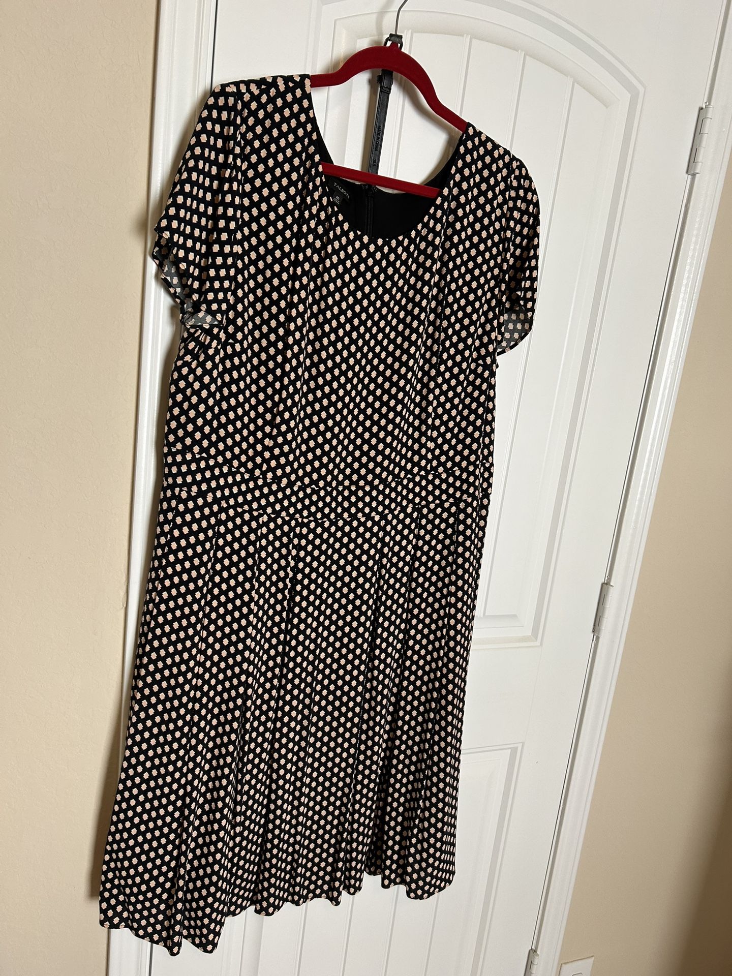 Talbots Dress With Lining, Size 20, With A Thin Leather Belt, Pleats Are Folded Just Below The Waist, 100% Rayon, Lining Polyester