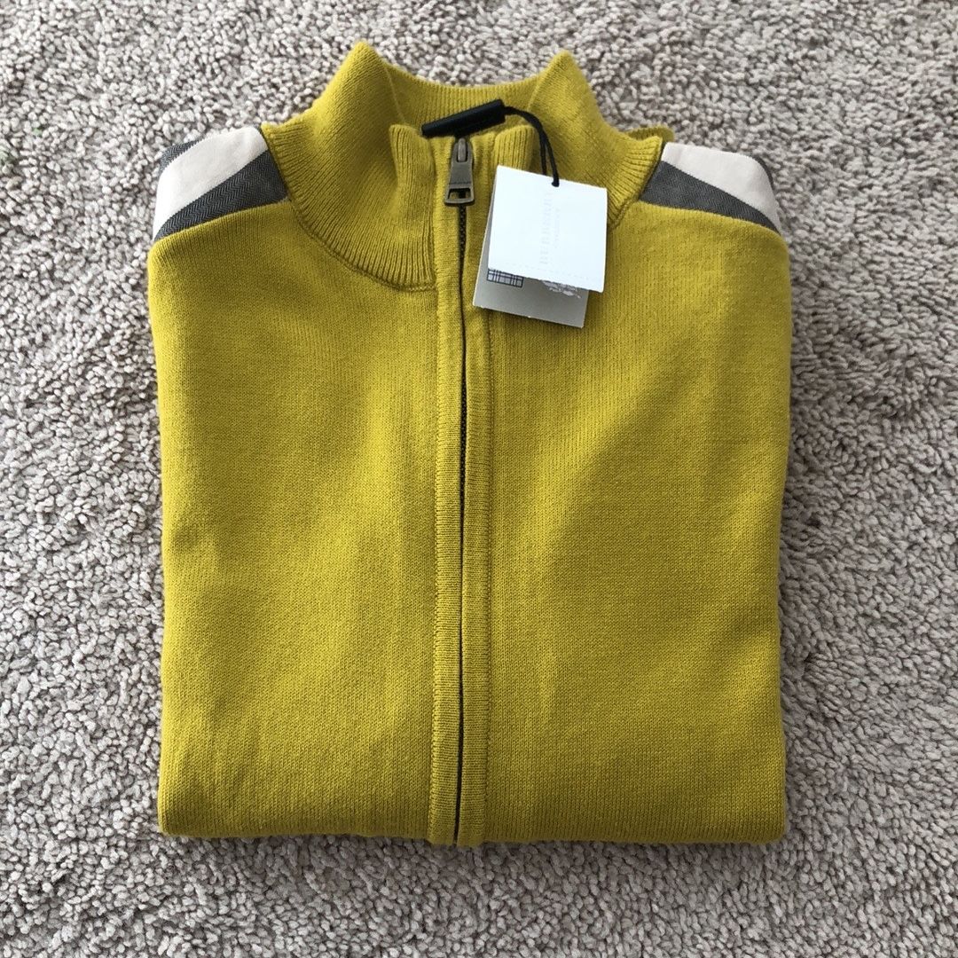 New Children Burberry Sweater Size 8