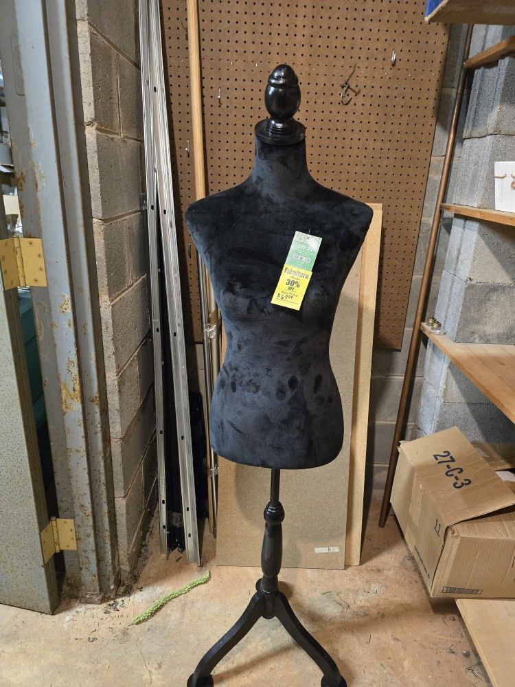 sewing mannequin