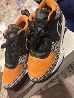 Nike Safari Book 1 Size 9
