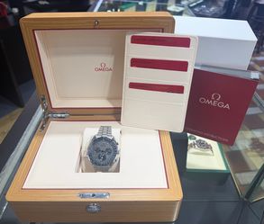 Omega Speedmaster Moonphase Meteorite – Ref. 304.30.43.52.06.001 (2025)