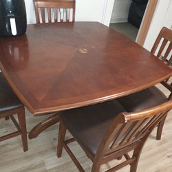 Classic All Wood Dinner Table With 4 Chairs
