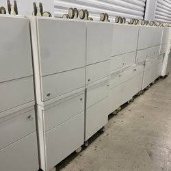 Rolling Files Cabinet / Pedestal(Very Clean)