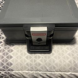 Honeywell Safe 