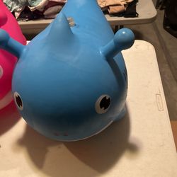 Baby shark Bouncing 