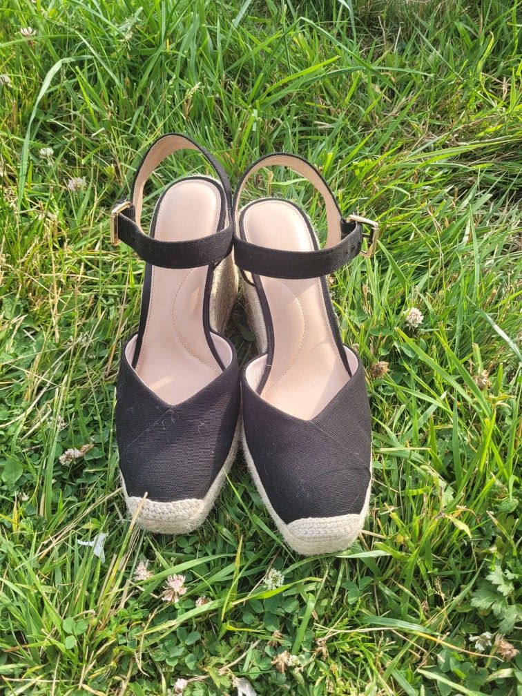 womans wedges.