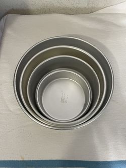 Wilton Brand Round Cake Pans - Set Of 4