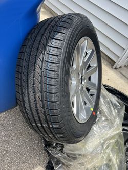 2016 Lincoln Mkt OEM Tire And Rim