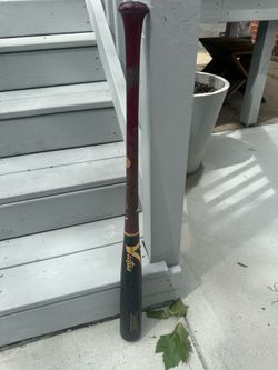 Victus wood bat