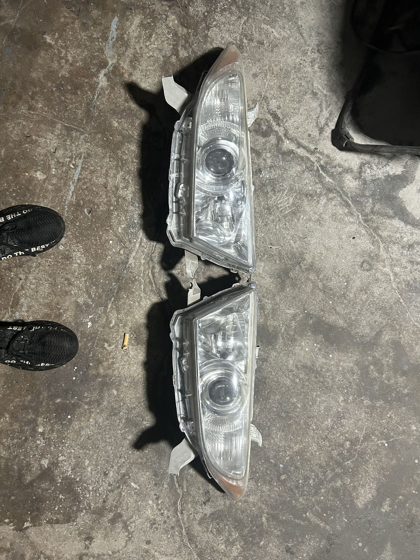 2011-2013 TOYOTA HIGHLANDER HEADLIGHTS