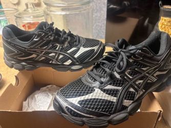 ASICS black and silver gel cumulus 16 size 11.5 or 11 1/2