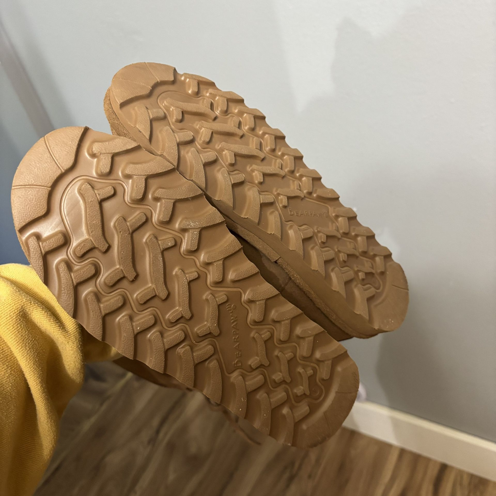 New Bear Paw Boots Size 9 *Run Small*