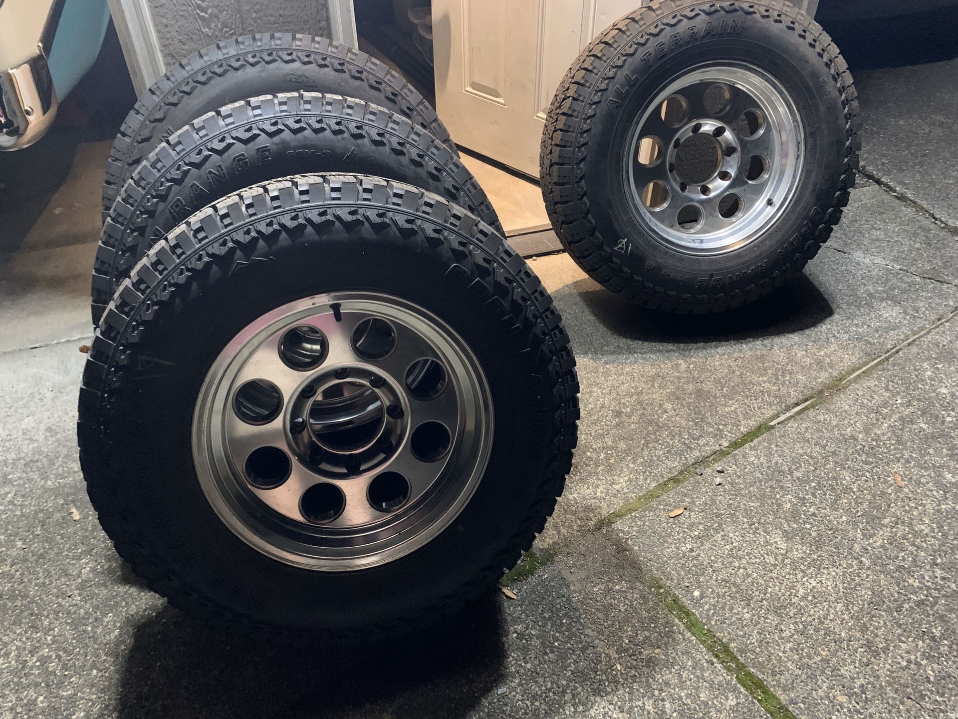 Open Range Les Schwab all terrain tires LT2757018 for Sale in