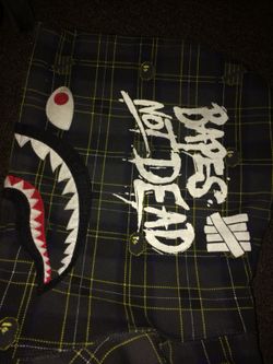 Size L Bape x undefeated hoodie