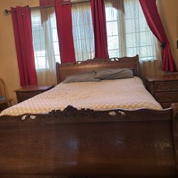 Five Piece Queen Bedroom Set 