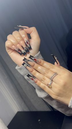 Nails 