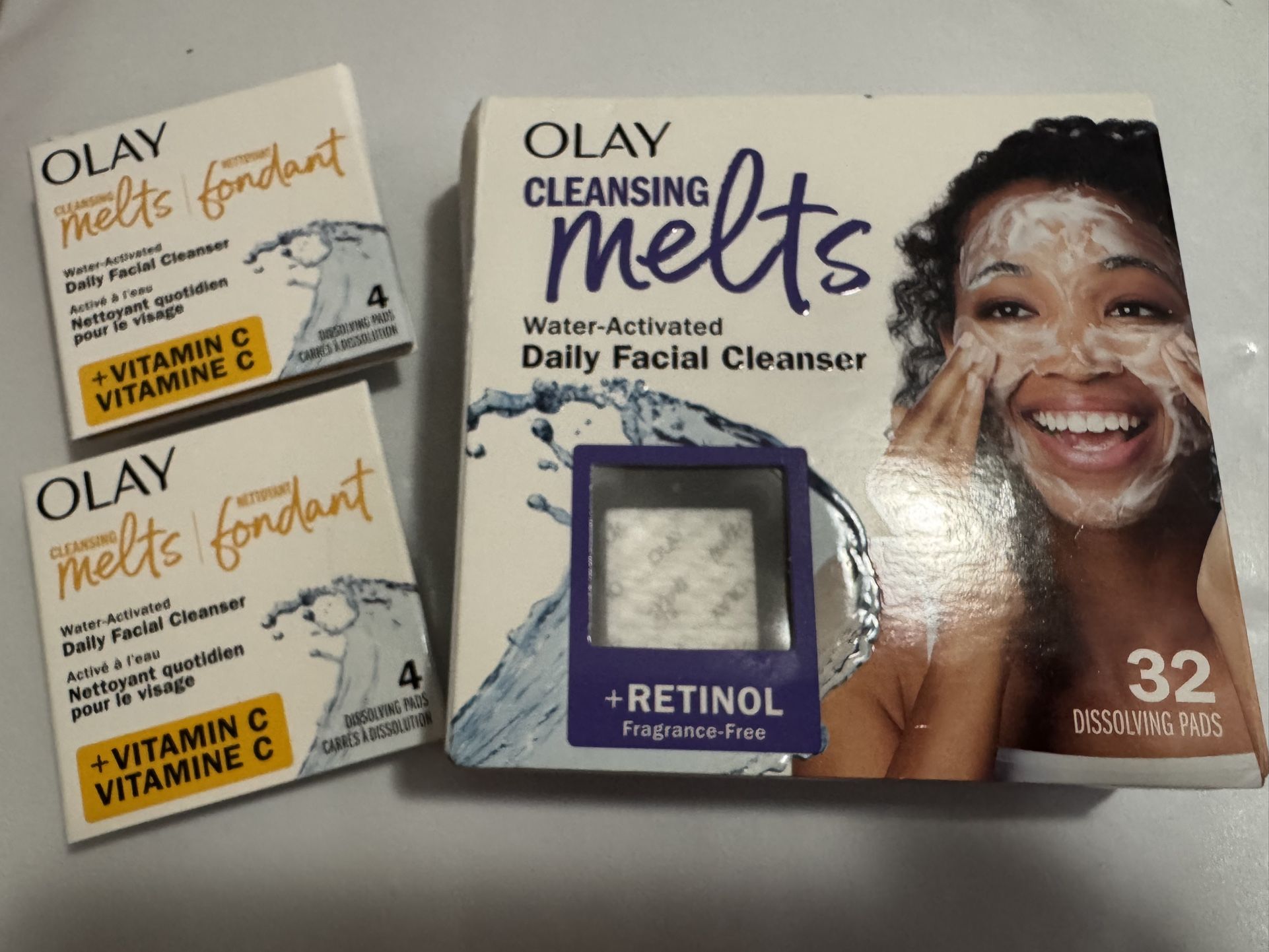 Olay Cleansing Melts + Retinol Water-Activated Daily Facial Cleanser 32 Counts Bonus Free 2 Minis Olay Cleansing Melts + Vitamin C 4 Counts Per Each