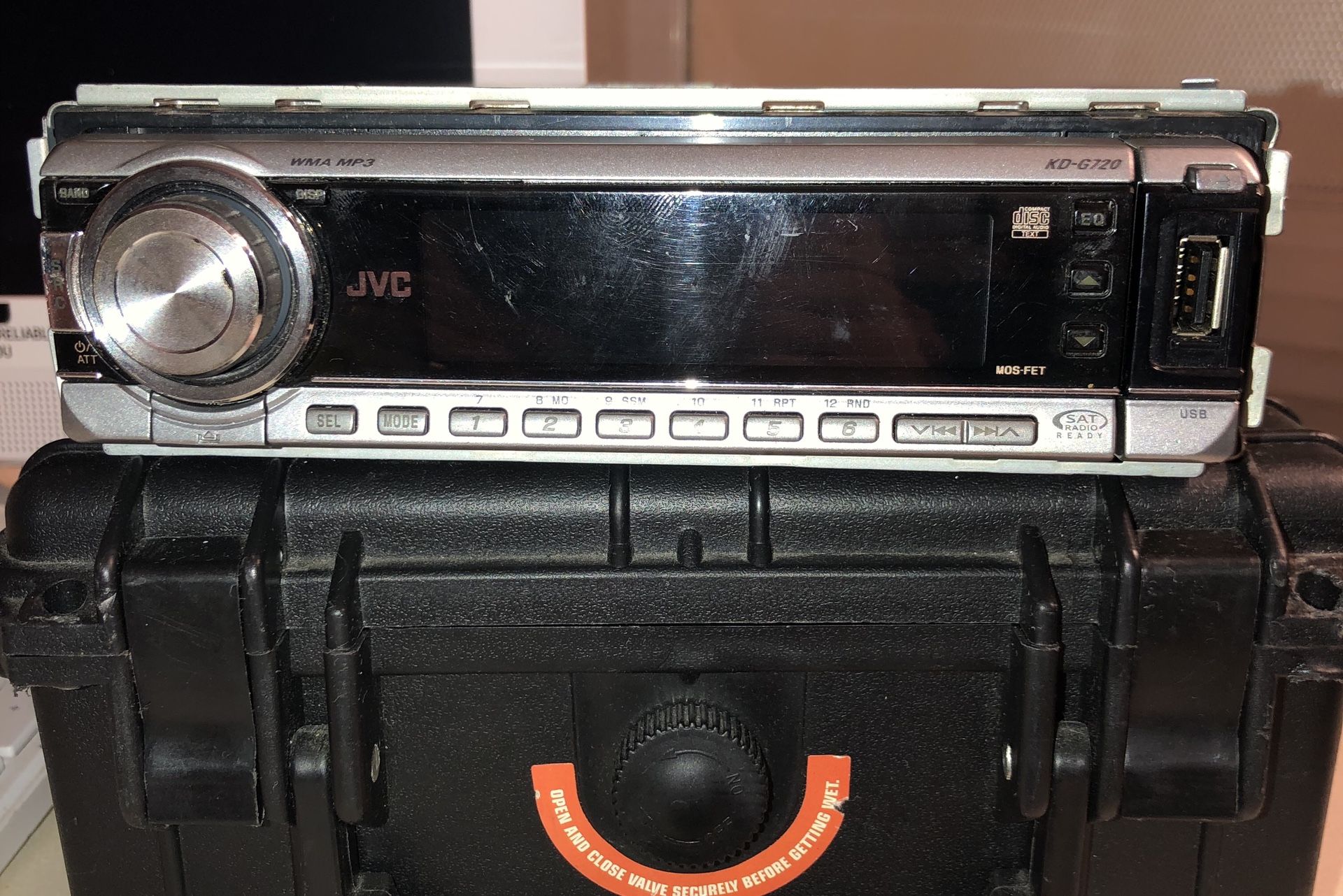 Jvc model# KDG720 single din car radio w/remote $35