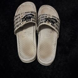 Men’s White Nike Slides (Size US 11)