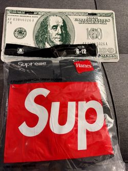 Supreme x Hanes Cushion Crew Socks 4-Pack