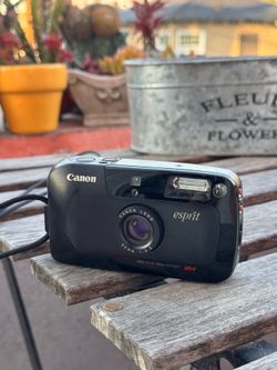 Vintage canon Sureshot esprit - 35mm film camera