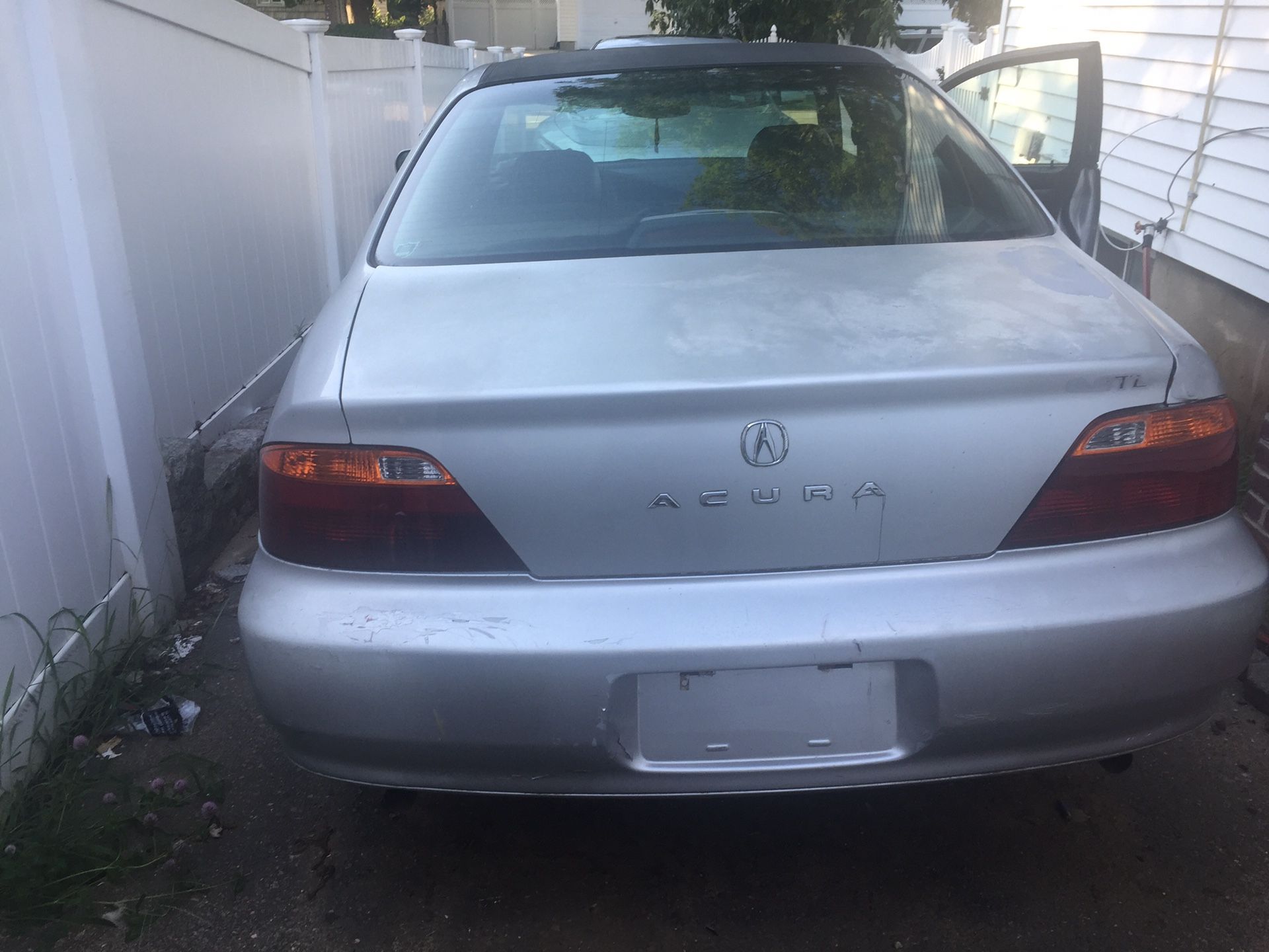 Acura tlx 2000 (PART OUT) if have trailer need it gone