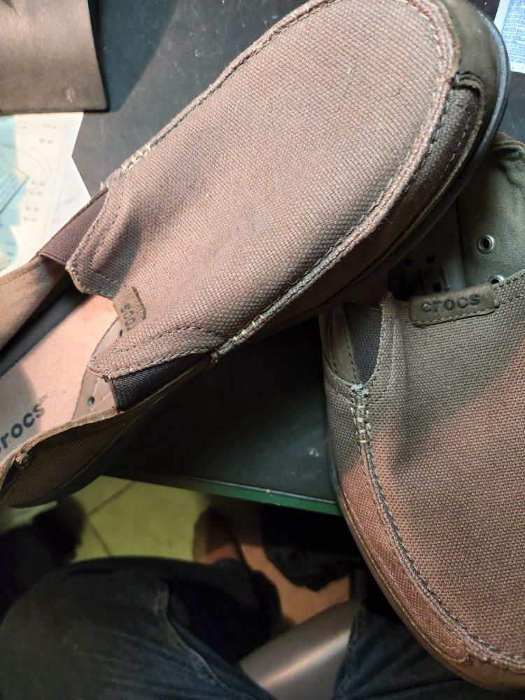 CROCS