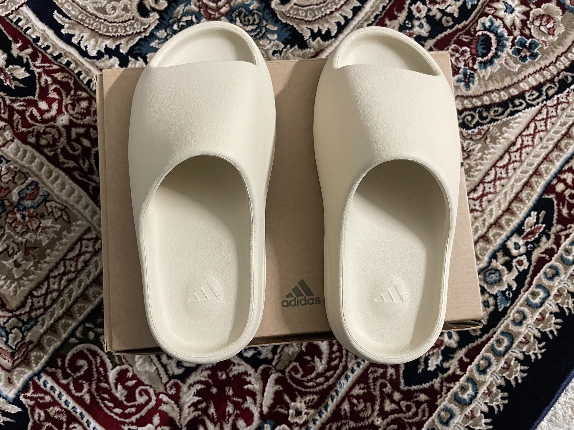 Adidas Yeezy slides men’s size 8