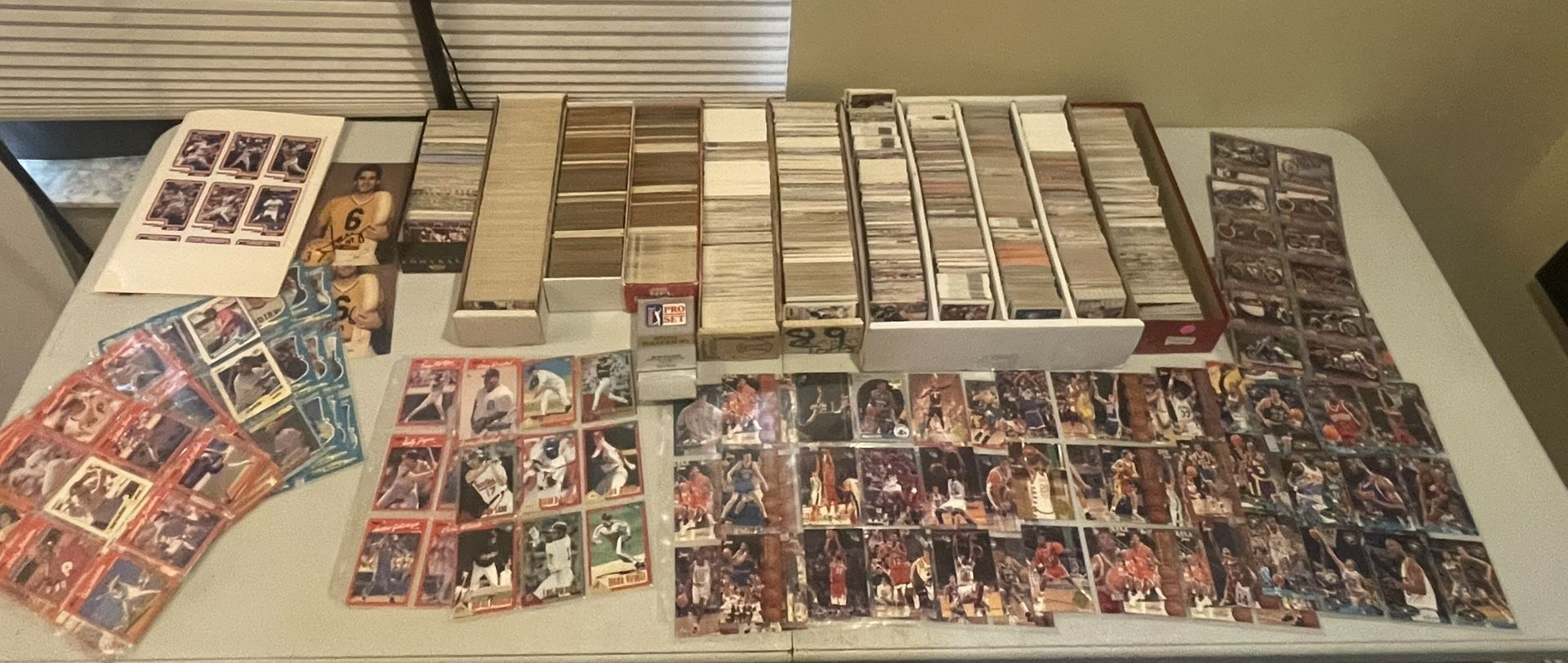 Large Bulk Sports Cards Lot