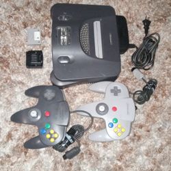 NINTENDO 64 +2 CONTROLLERS