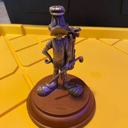 
Warner Brothers Loony Tunes Daffy Duck Golf Pewter Figurine with a Wood Base 
