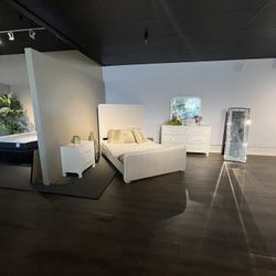 White 4PC Queen Bedroom Set 